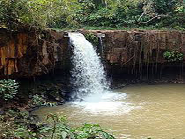 La Ang Khin Waterfall